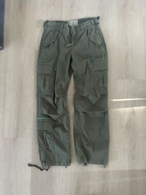 Abercrombie & Fitch Cargo Pants - Military Green Utility